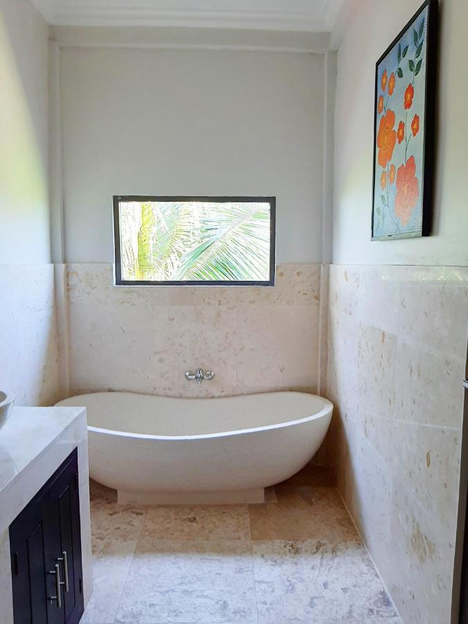 Medewi Manor Aparthotel Airsatang Ngoại thất bức ảnh
