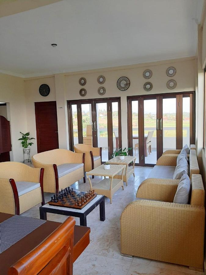 Medewi Manor Aparthotel Airsatang Ngoại thất bức ảnh