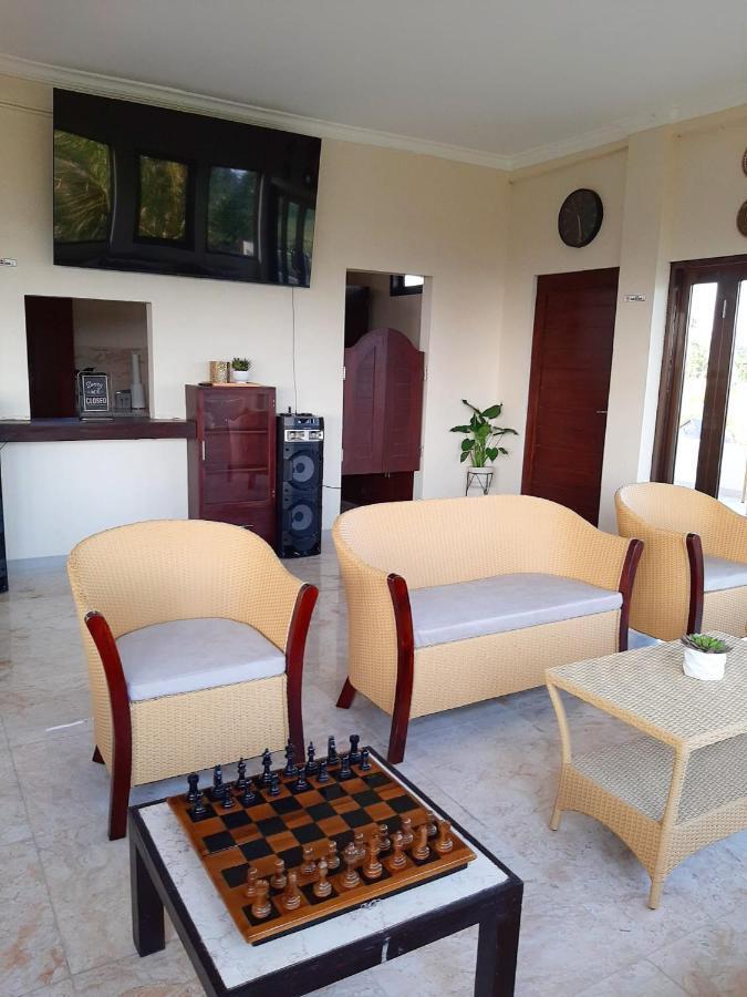 Medewi Manor Aparthotel Airsatang Ngoại thất bức ảnh