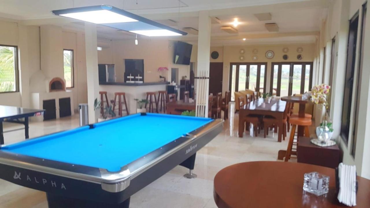 Medewi Manor Aparthotel Airsatang Ngoại thất bức ảnh