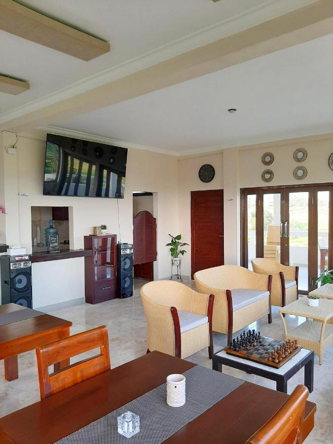 Medewi Manor Aparthotel Airsatang Ngoại thất bức ảnh