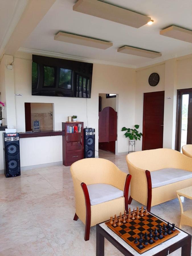 Medewi Manor Aparthotel Airsatang Ngoại thất bức ảnh