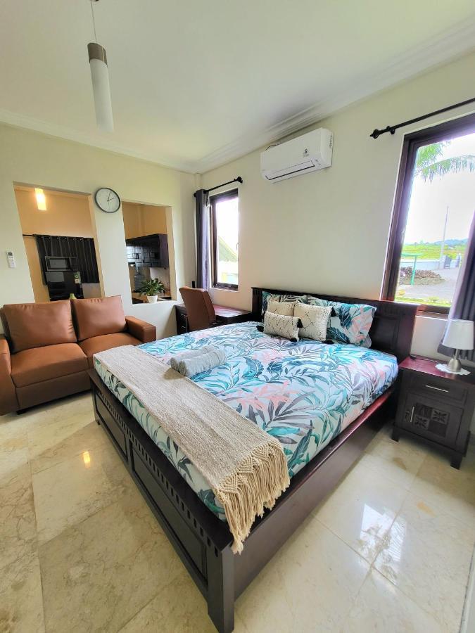 Medewi Manor Aparthotel Airsatang Ngoại thất bức ảnh