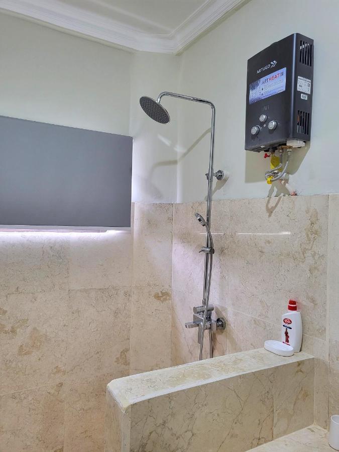 Medewi Manor Aparthotel Airsatang Ngoại thất bức ảnh