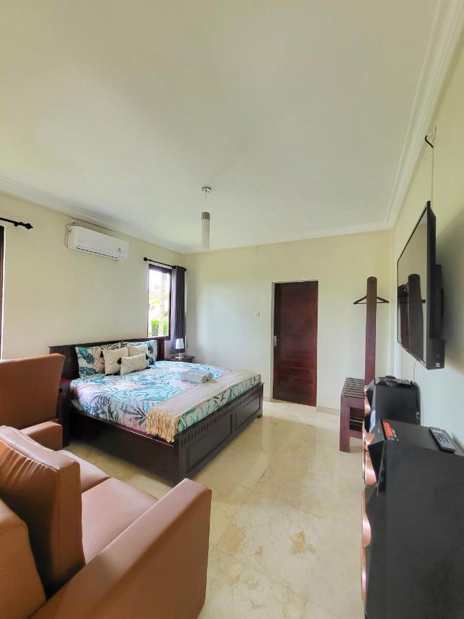 Medewi Manor Aparthotel Airsatang Ngoại thất bức ảnh