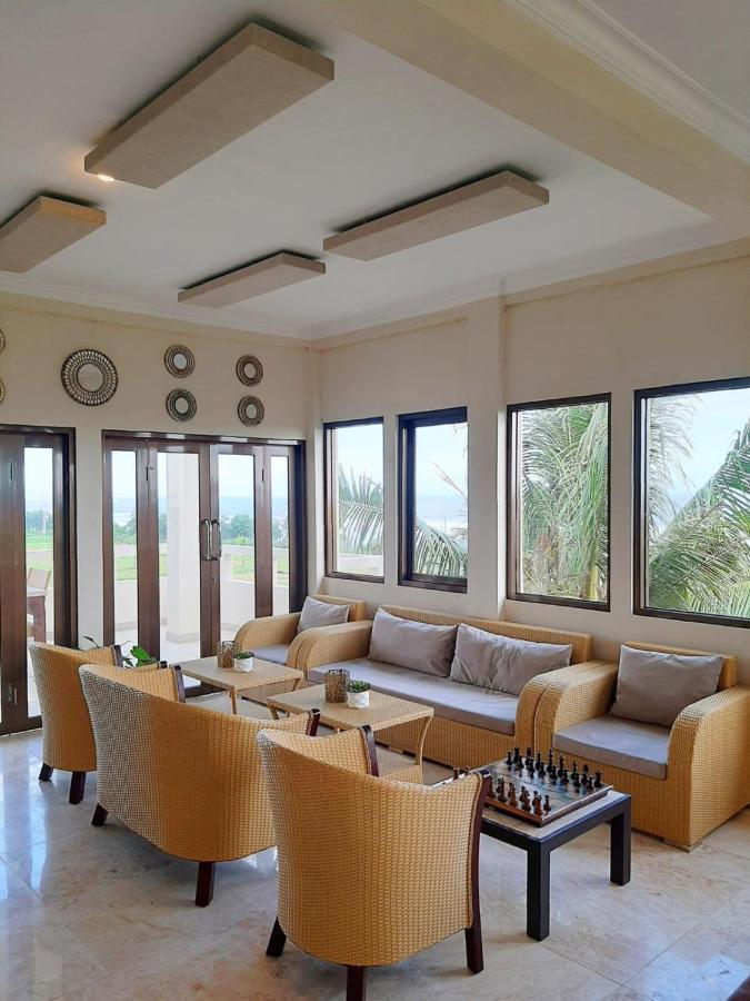Medewi Manor Aparthotel Airsatang Ngoại thất bức ảnh