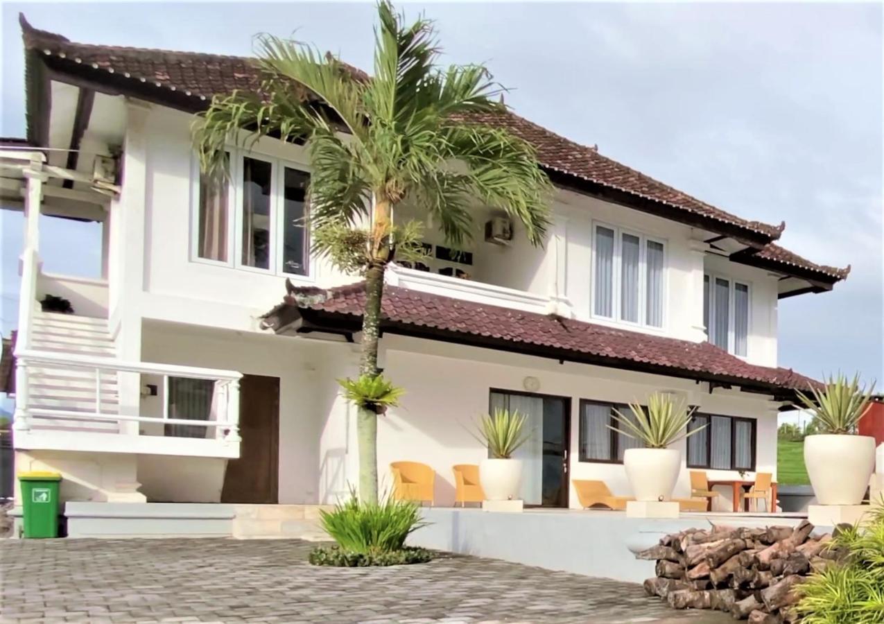 Medewi Manor Aparthotel Airsatang Ngoại thất bức ảnh