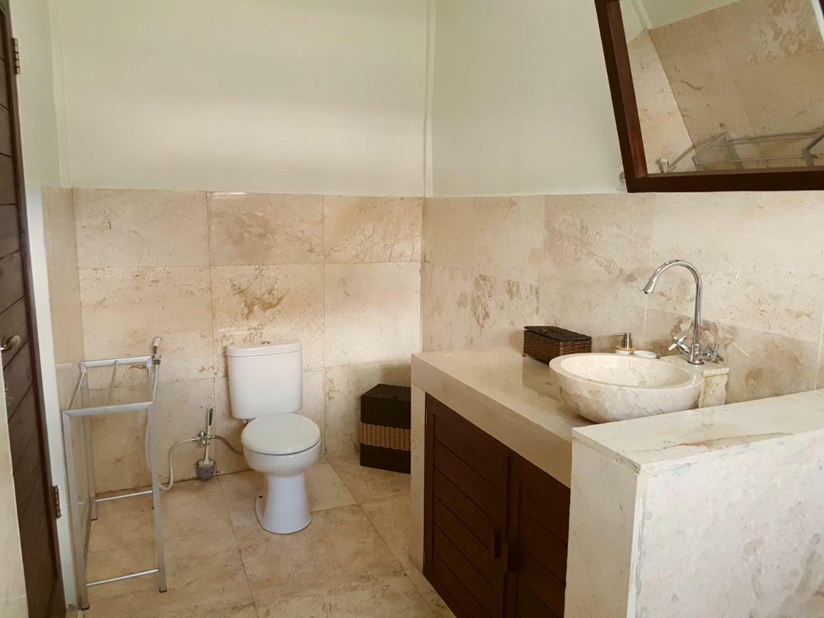 Medewi Manor Aparthotel Airsatang Ngoại thất bức ảnh